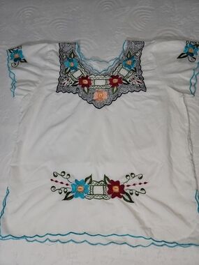 Embroidered White Floral Peasant Top